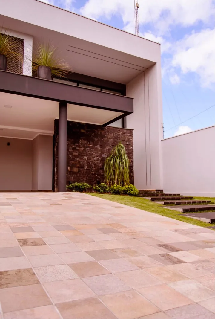 Área externa com Piso de Basalto